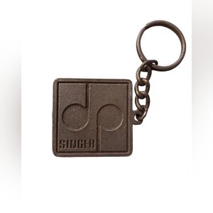 RARE VINTAGE 'SINGER' METAL KEYCHAIN 1" DOUBLE SIDED